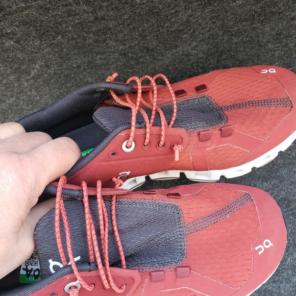 On Running Women's Size 6.4 Red Running Shoes - Picture 6 of 6